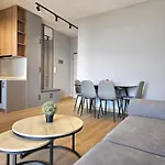 One Bedroom With Sea View *